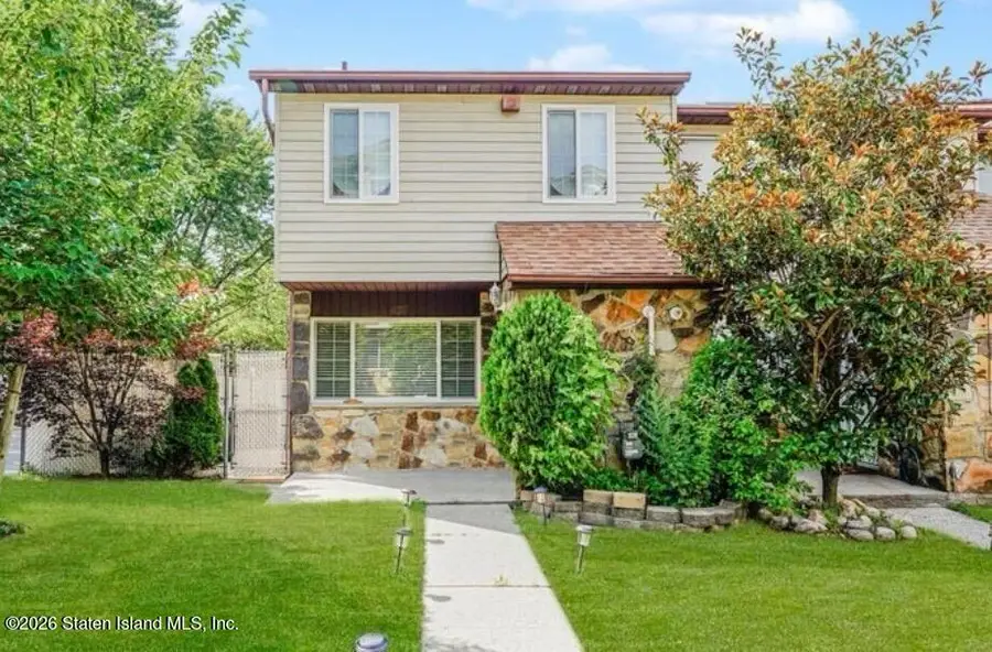 25 Fuller Court #A, Staten Island, NY 10306 - #2