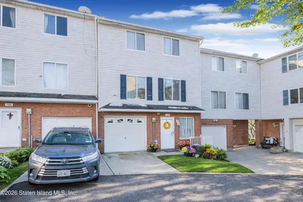 128 Emily Lane, Staten Island, NY 10312