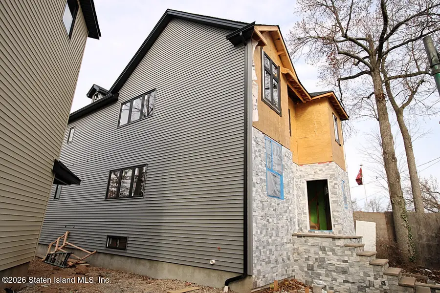 351 Edgegrove Avenue, Staten Island, NY 10312 - #3