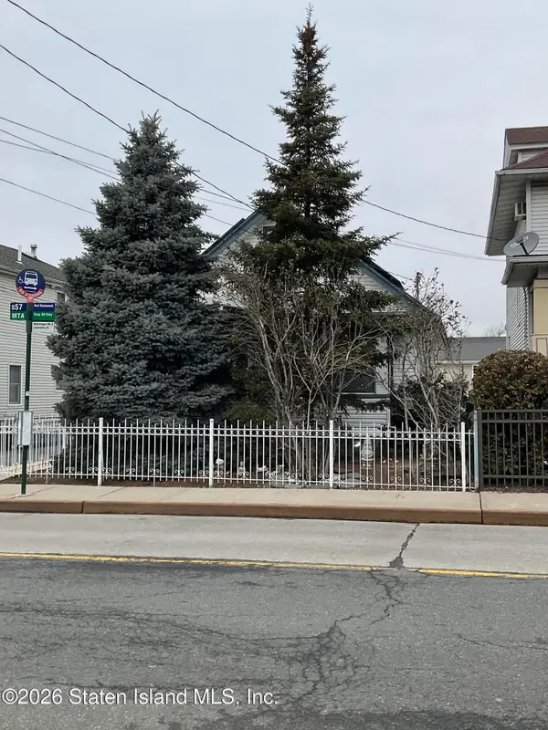 295 Watchogue Road, Staten Island, NY 10314