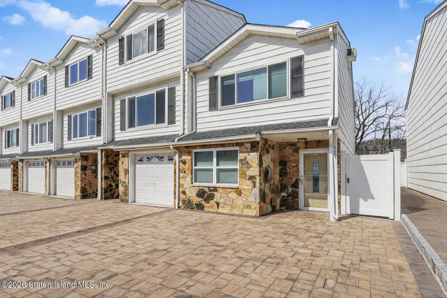 223 Carlyle Green, Staten Island, NY 10312 - #2