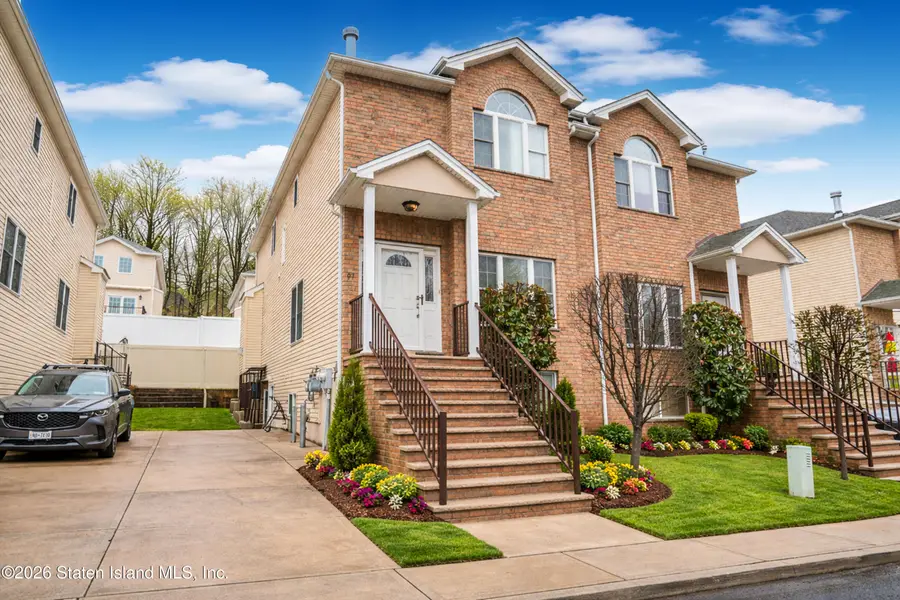69 El Camino Loop, Staten Island, NY 10309 - #2