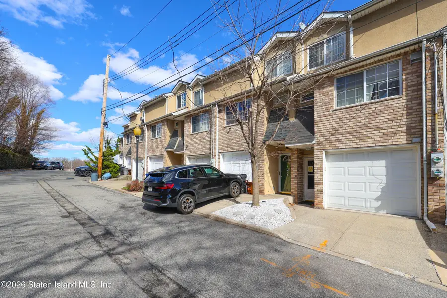 33 Savo Lane, Staten Island, NY 10305 - #2
