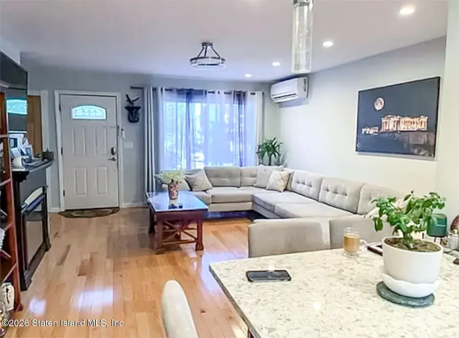 11 Mccormick Place, Staten Island, NY 10305 - #2