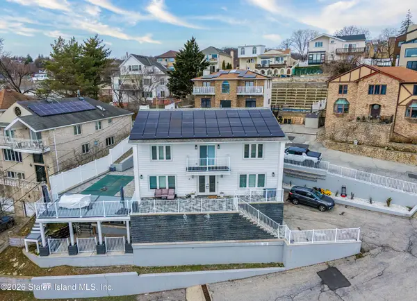 4 Sophia Lane, Staten Island, NY 10304