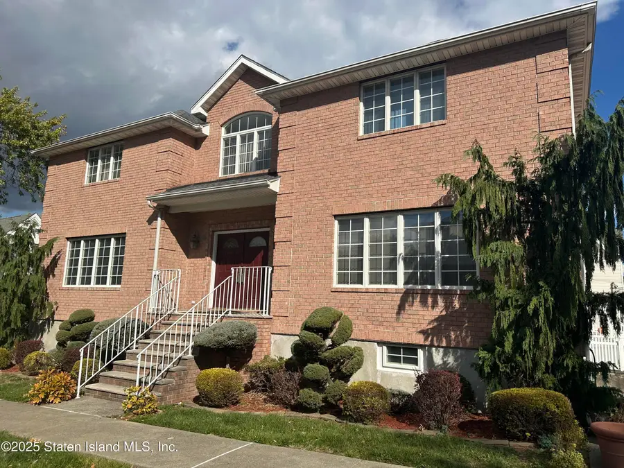 18 Dobbs Place, Staten Island, NY 10301 - #2