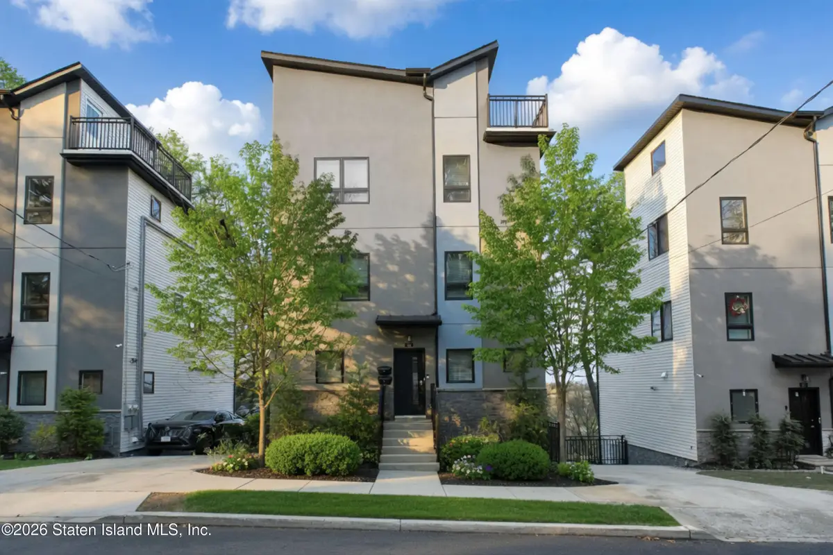 33 Ridgefield Avenue, Staten Island, NY 10304 - #1