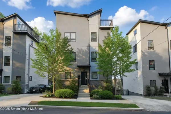 33 Ridgefield Avenue, Staten Island, NY 10304
