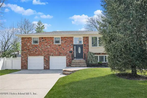 24 Pickersgill Avenue, Staten Island, NY 10305