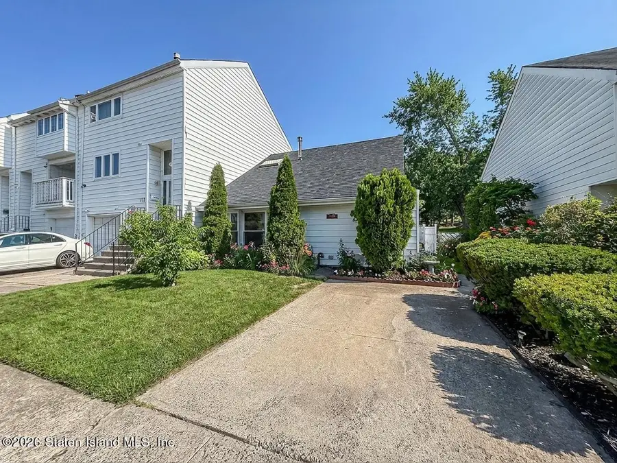115 Hampton Green, Staten Island, NY 10312 - #2