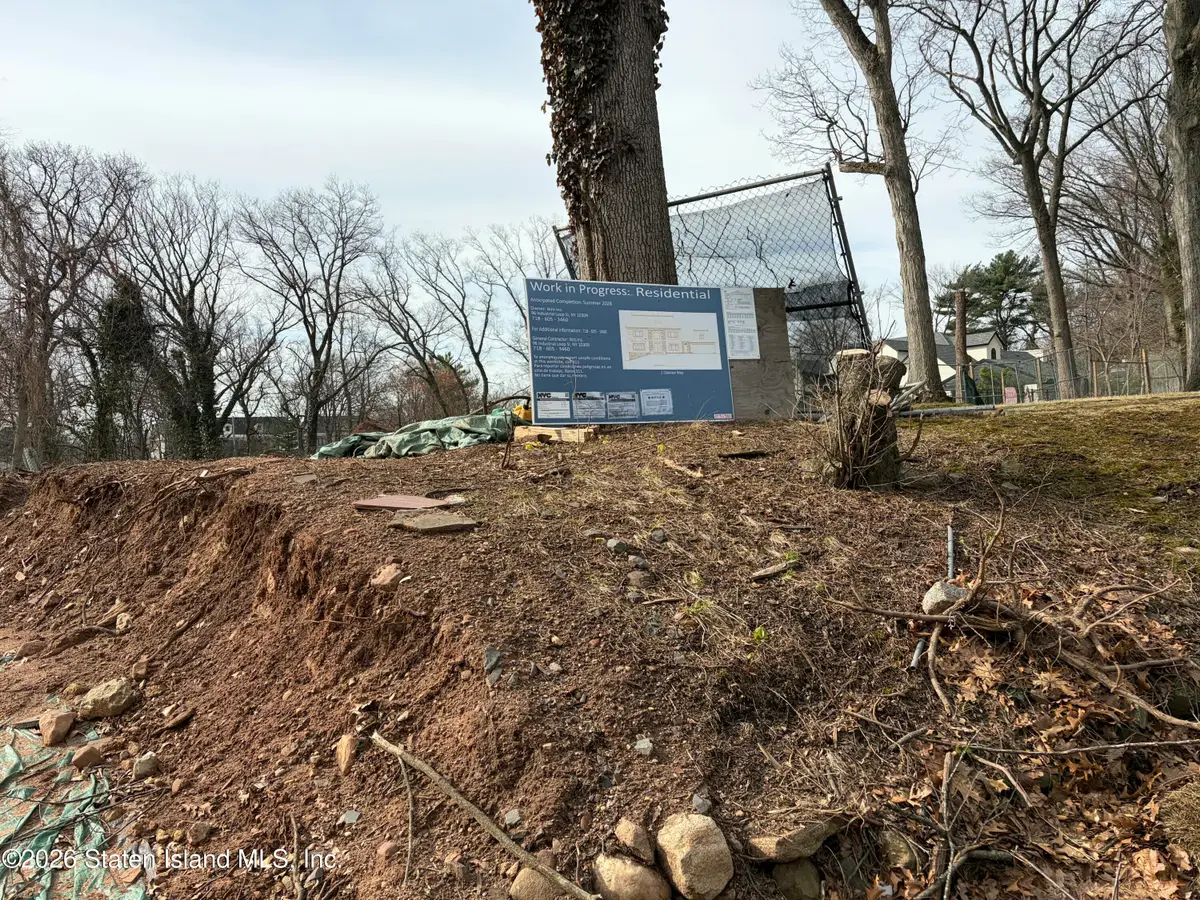 2 Oak Tree Way, Staten Island, NY 10301 - #1