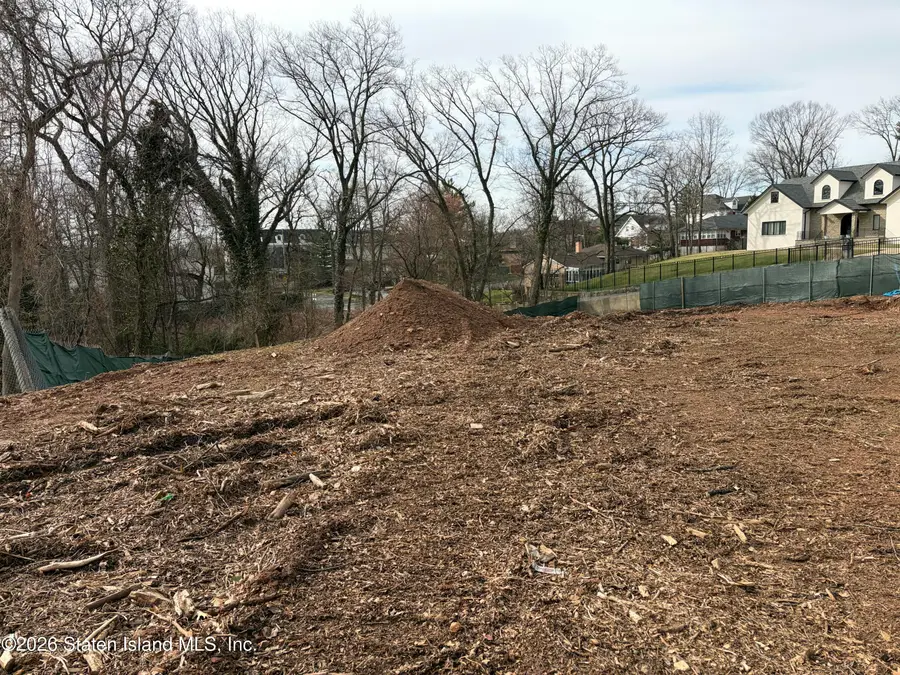 2 Oak Tree Way, Staten Island, NY 10301 - #2