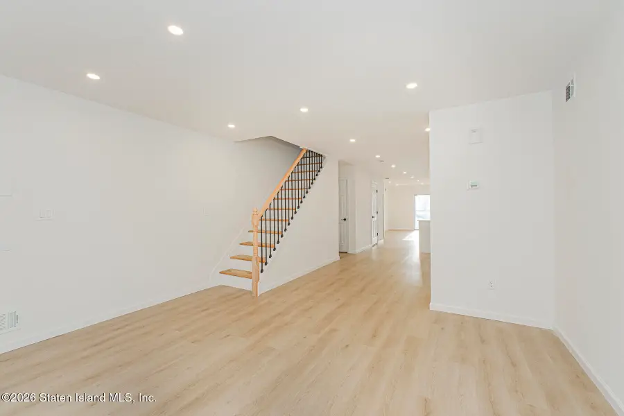92 Saint Josephs Avenue, Staten Island, NY 10302 - #3