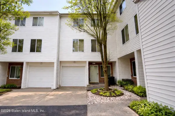 33 Amanda Court, Staten Island, NY 10312