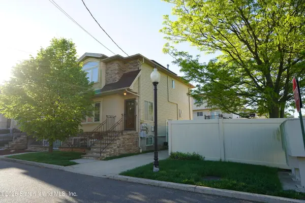 66 Plumtree Lane, Staten Island, NY 10309