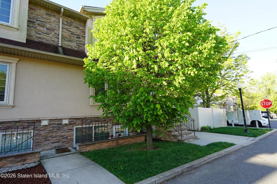 66 Plumtree Lane, Staten Island, NY 10309 - #3