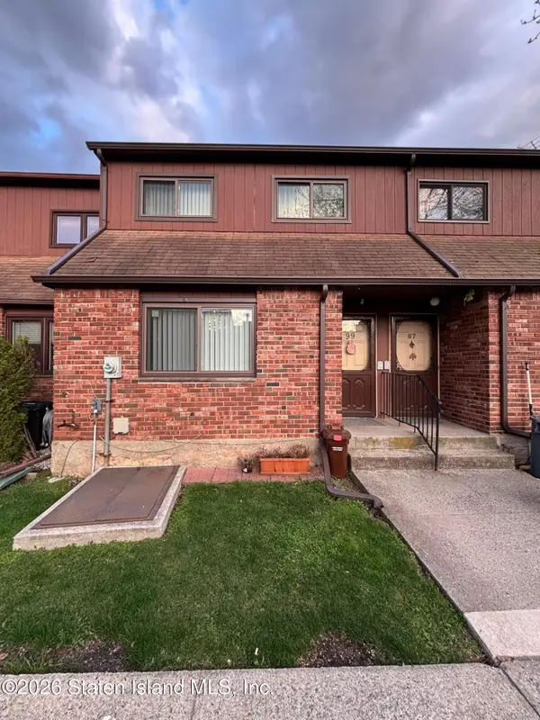 99 Stonegate Drive #226, Staten Island, NY 10304