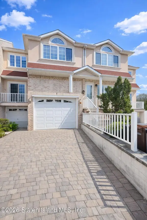 205 Essex Drive, Staten Island, NY 10314