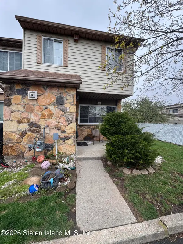 52 Tiger Court, Staten Island, NY 10314