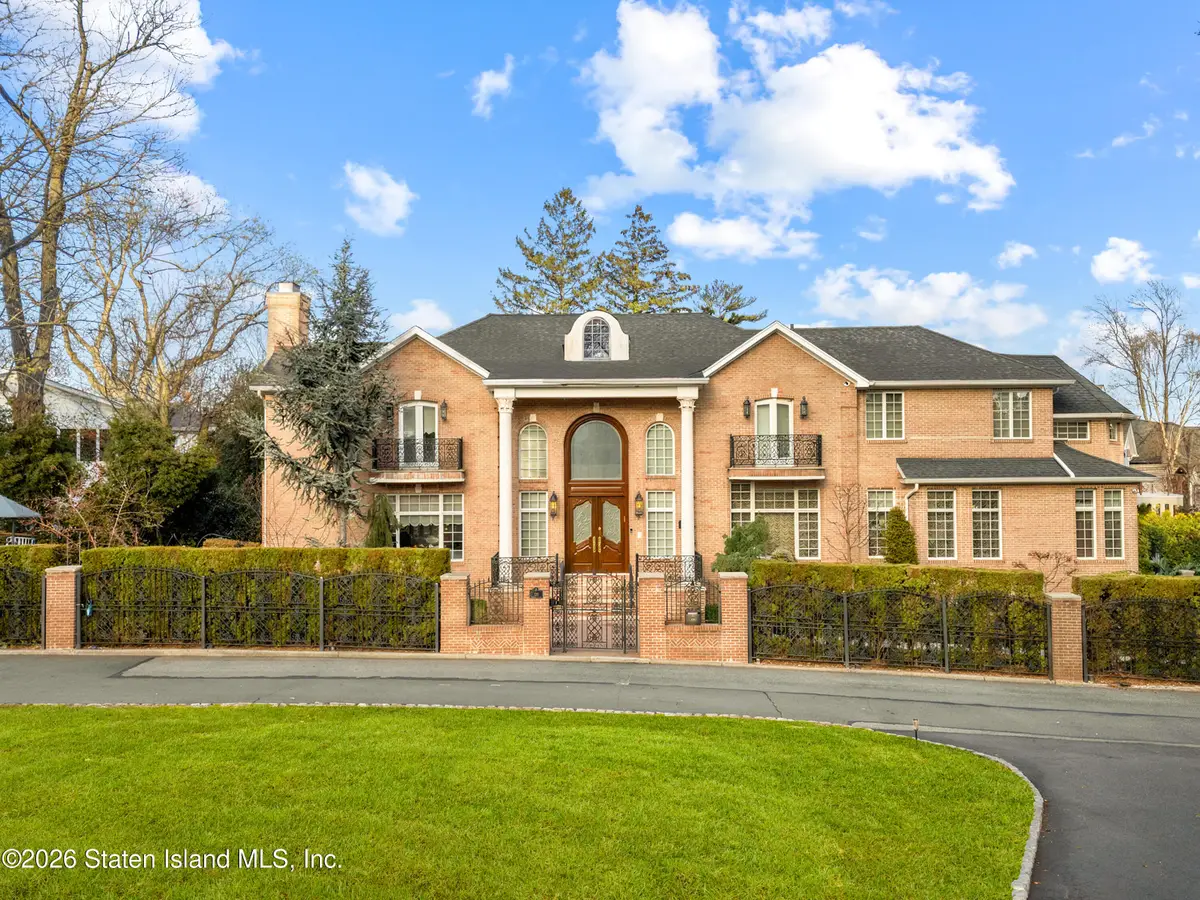 120 College Place, Staten Island, NY 10304 - #1