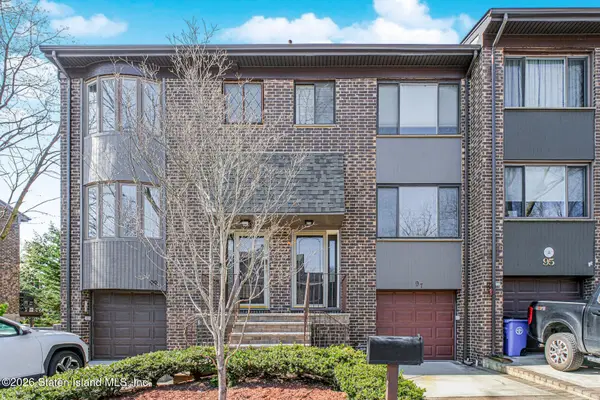 97 Dogwood Lane, Staten Island, NY 10305