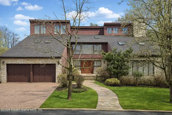 10 Arbutus Way, Staten Island, NY 10312