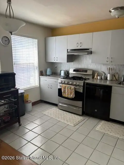 243 Pond Way #B, Staten Island, NY 10303 - #3