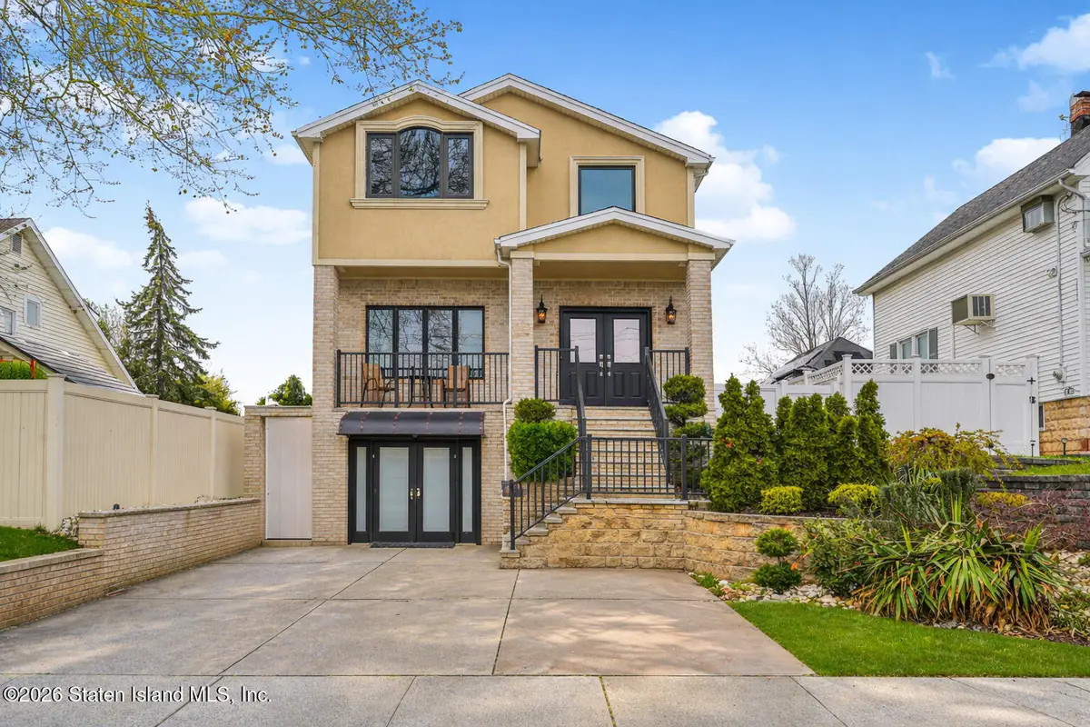 190 Manhattan Street, Staten Island, NY 10307 - #1