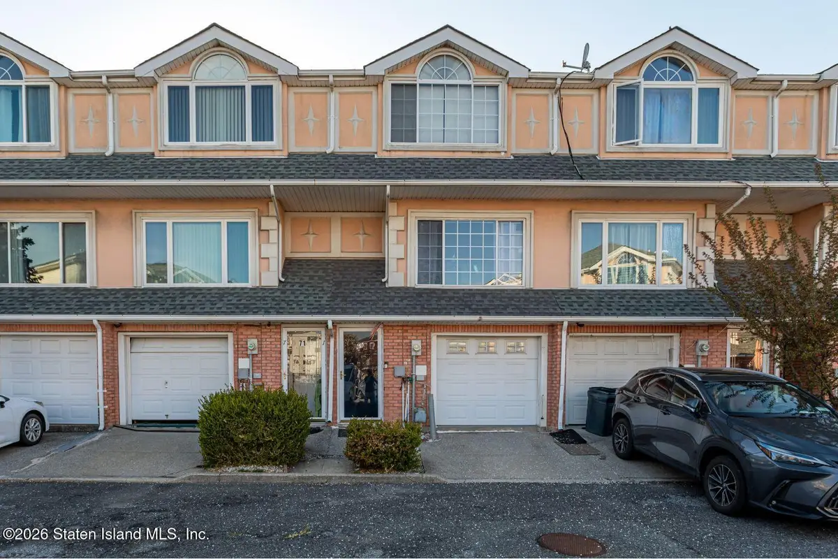 69 Alex Circle, Staten Island, NY 10305 - #1