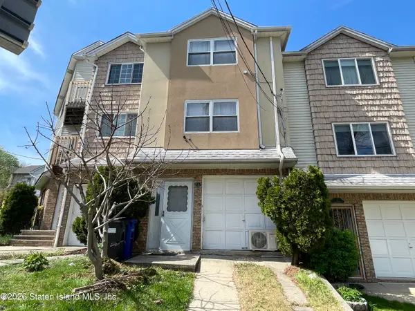 4 Cliff Court, Staten Island, NY 10305