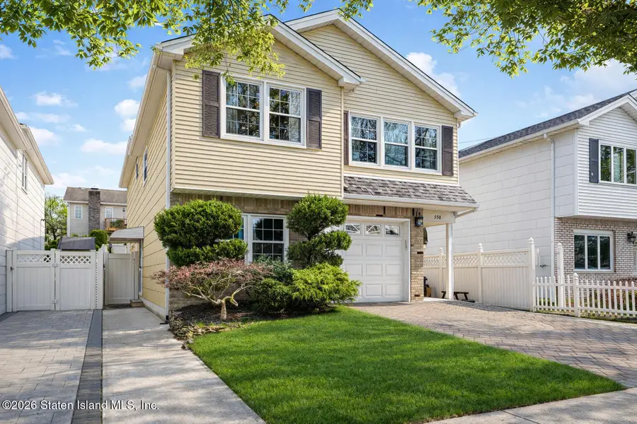 158 Charleston Avenue, Staten Island, NY 10309 - #3
