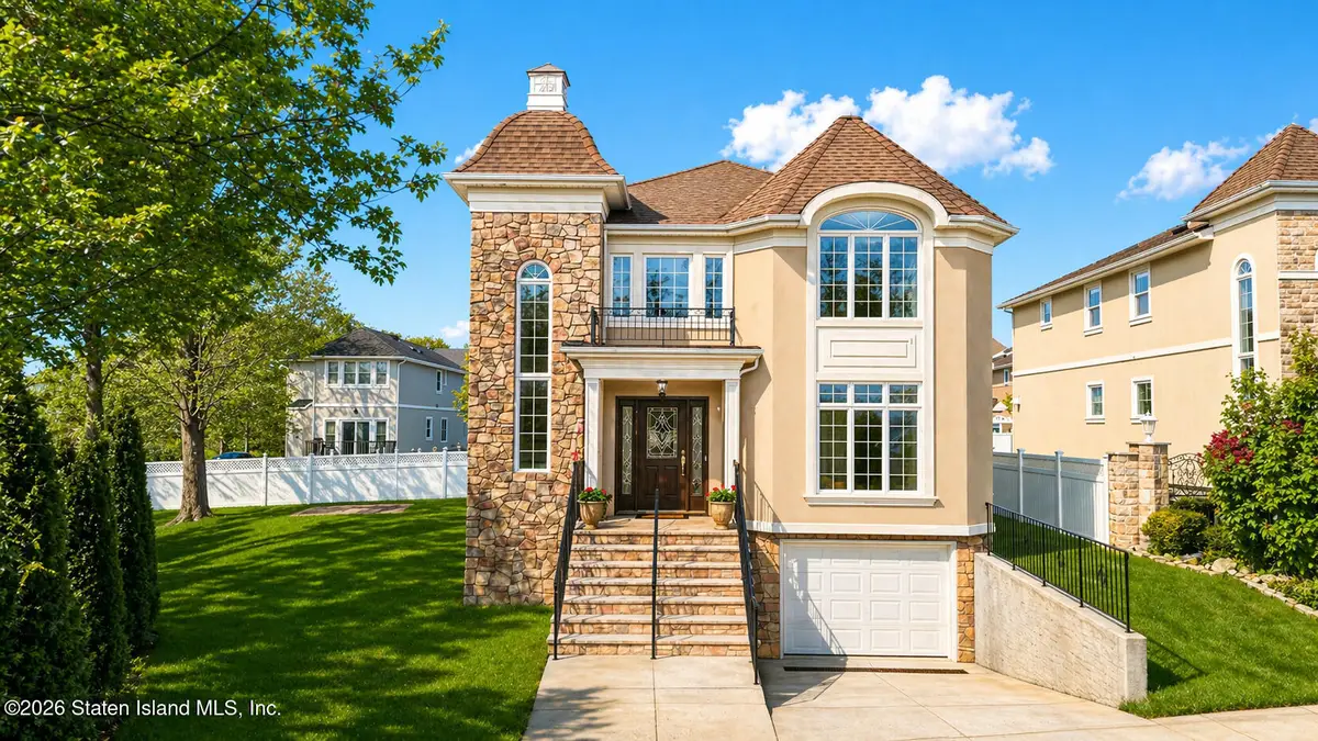 41 St. Edward Lane, Staten Island, NY 10309 - #1