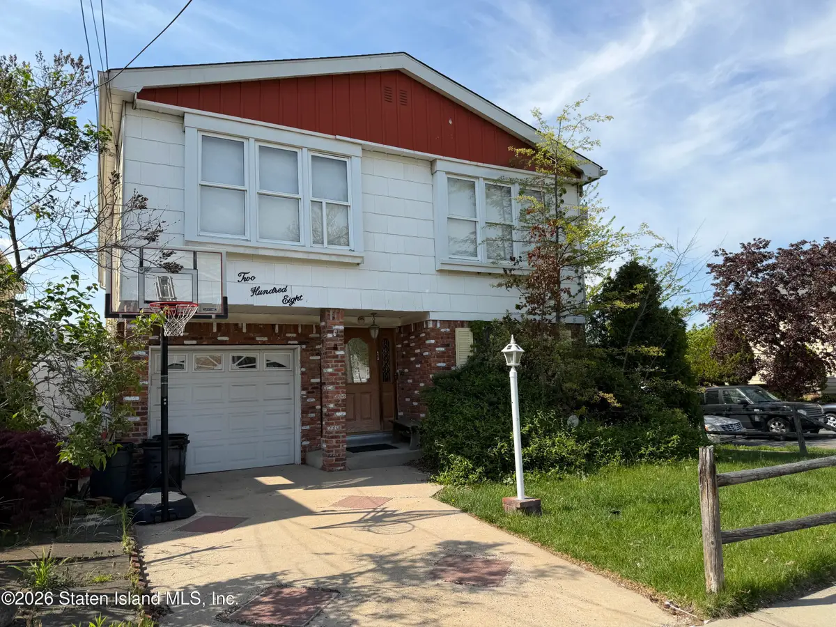 208 Kelly Boulevard, Staten Island, NY 10314 - #1