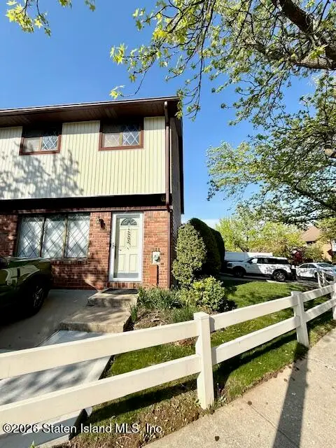145 Rolling Hill Green, Staten Island, NY 10312