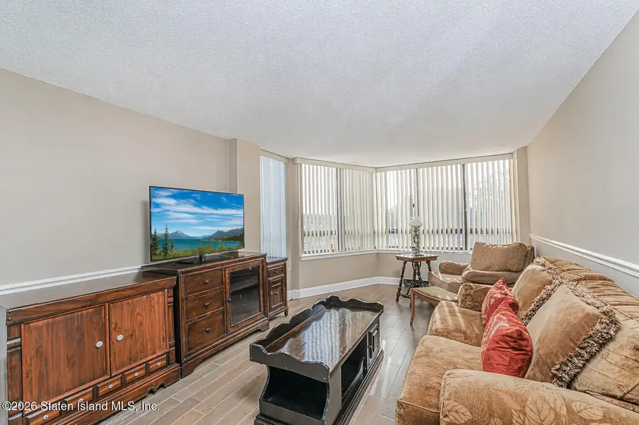 755 Narrows Road N #1001, Staten Island, NY 10304 - #3