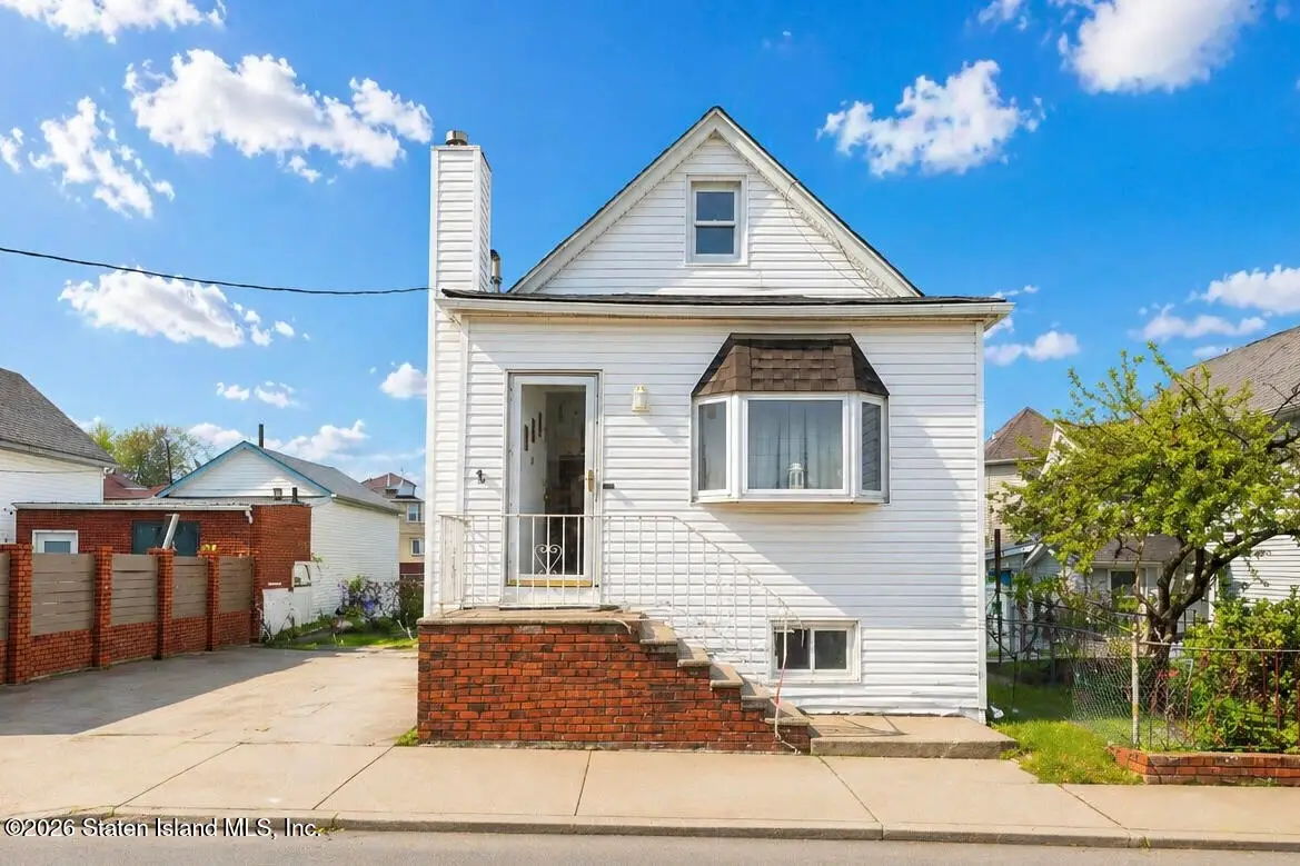 16 Orlando Street, Staten Island, NY 10305 - #1