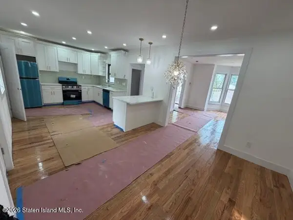 18 Cottage Place, Staten Island, NY 10302