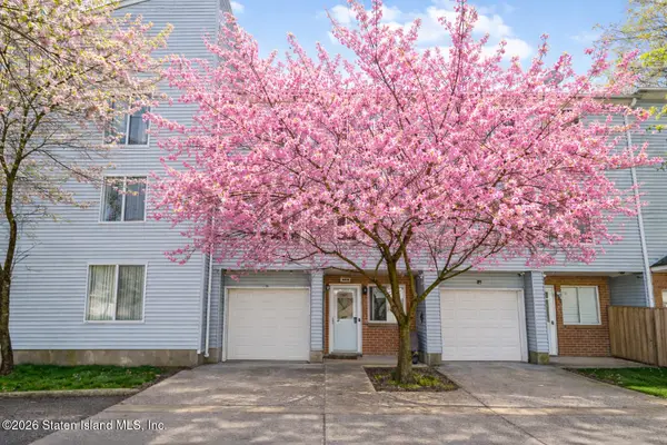 650 Ilyssa Way, Staten Island, NY 10312