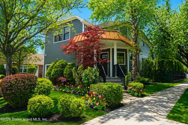 100 Hull Avenue, Staten Island, NY 10306