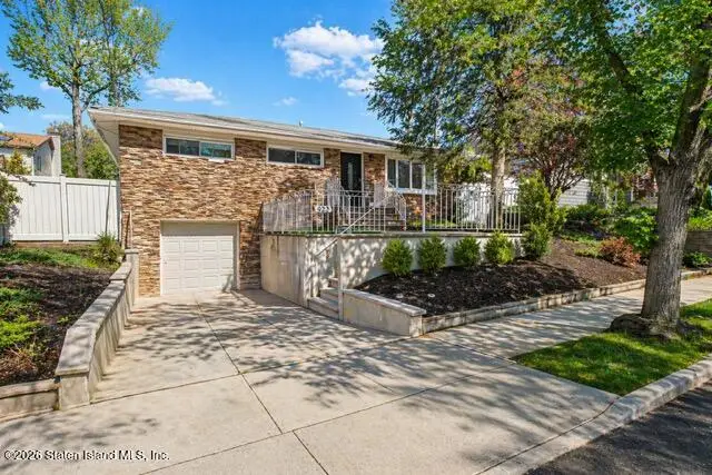 922 Drumgoole Road W, Staten Island, NY 10312 - #1