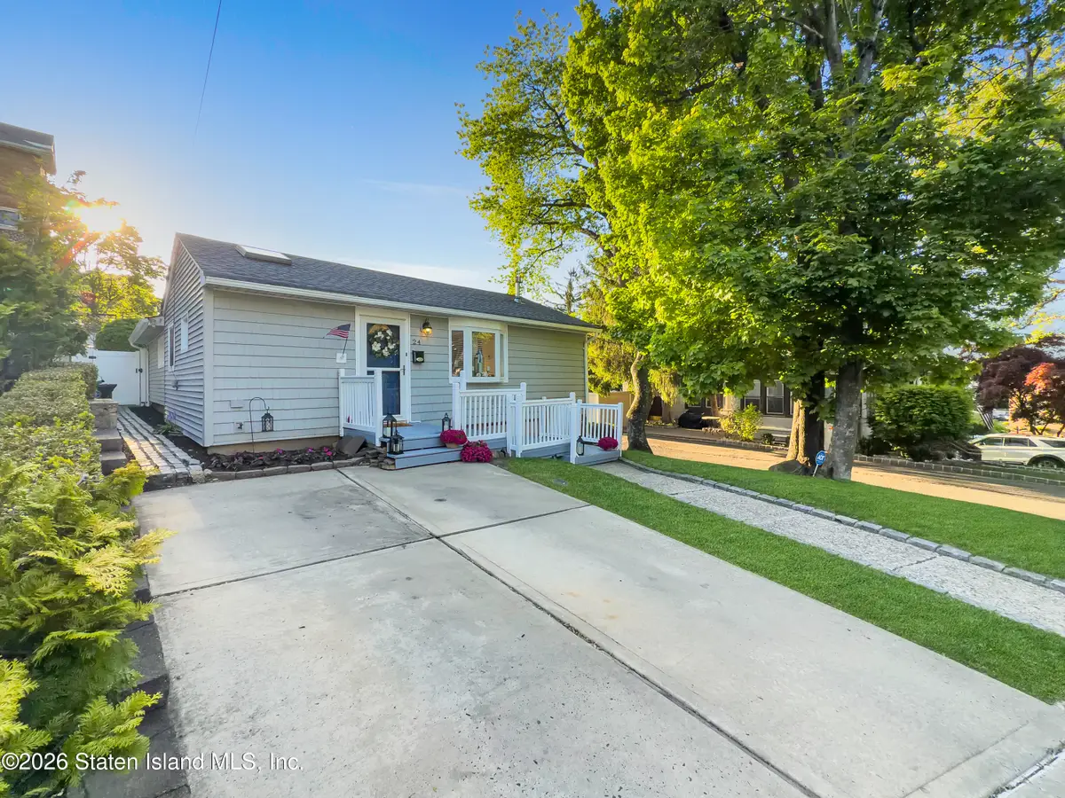 24 Duer Lane, Staten Island, NY 10301 - #1