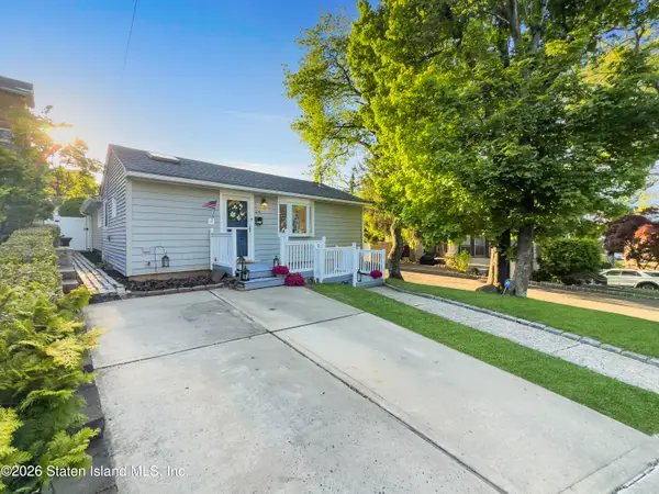 24 Duer Lane, Staten Island, NY 10301