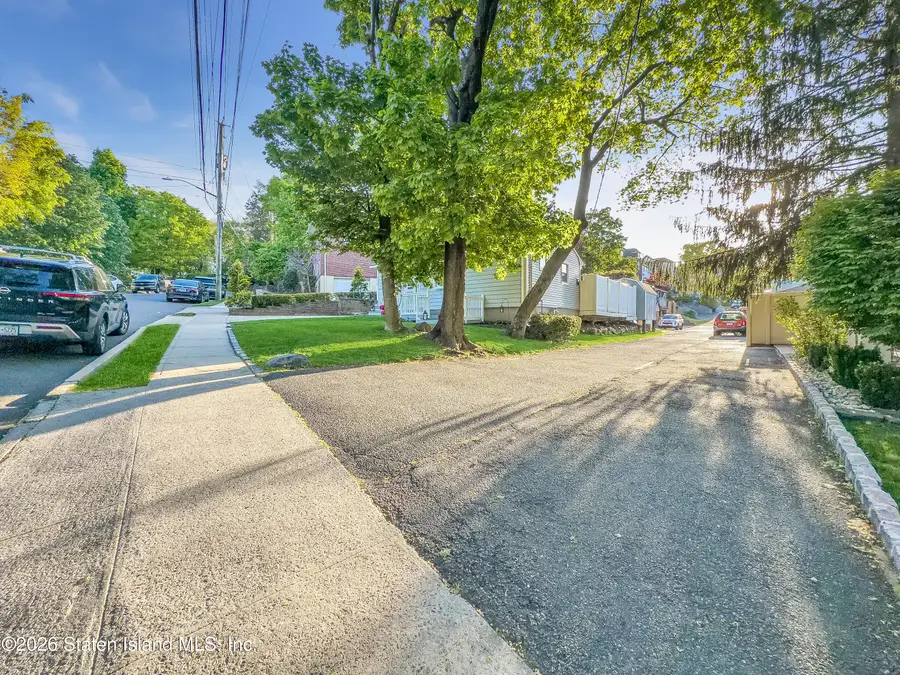 24 Duer Lane, Staten Island, NY 10301 - #3