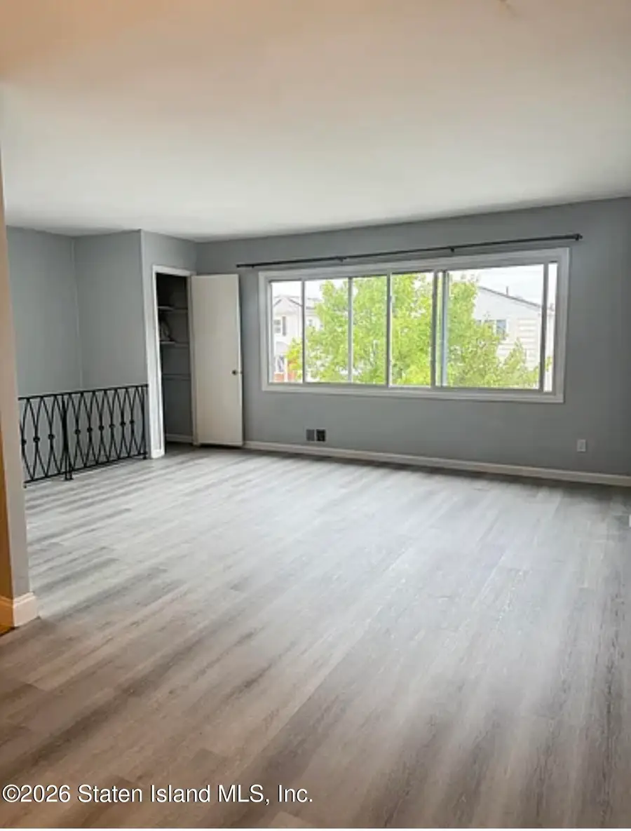 61 Middle Loop Road, Staten Island, NY 10308 - #3