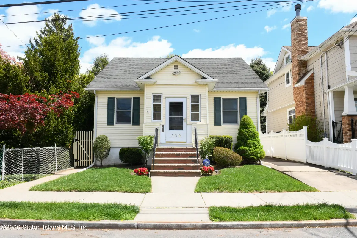 209 Dickie Avenue, Staten Island, NY 10314 - #1