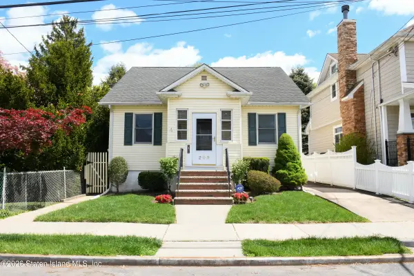 209 Dickie Avenue, Staten Island, NY 10314