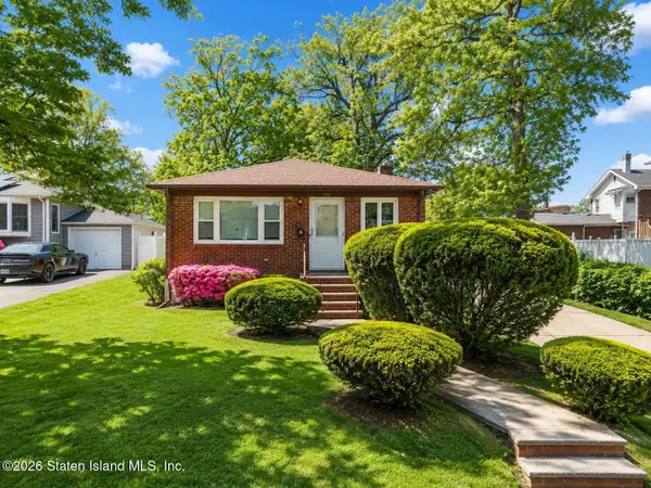 77 Acorn Street, Staten Island, NY 10306