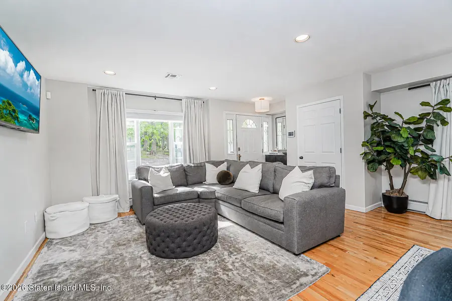26 Foothill Court, Staten Island, NY 10309 - #3