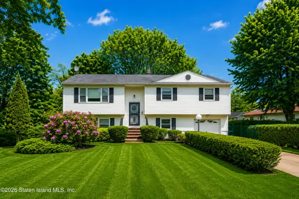 69 Whalepond Road, Oakhurst, NJ 07755