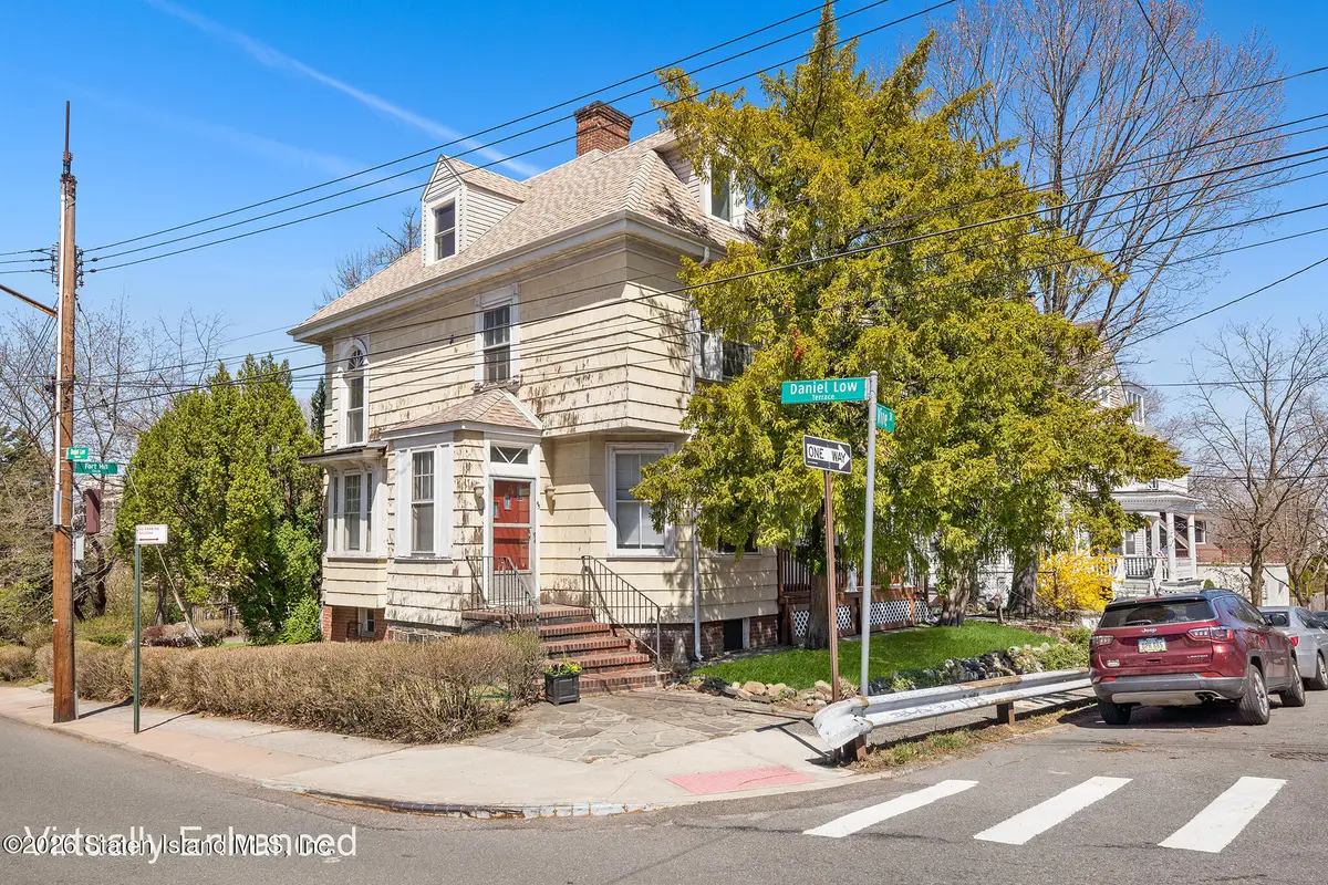 1 Vine Street, Staten Island, NY 10301 - #1